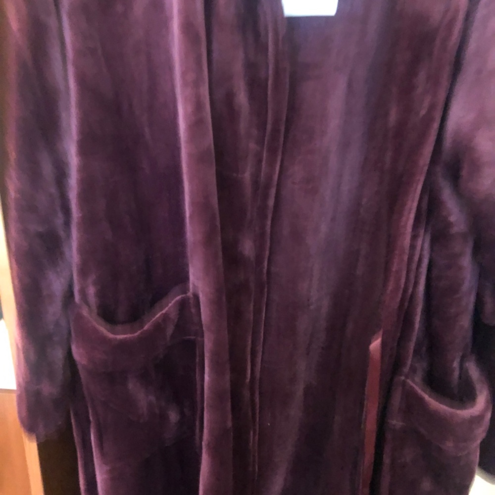 New Robe - Picture 3 of 4